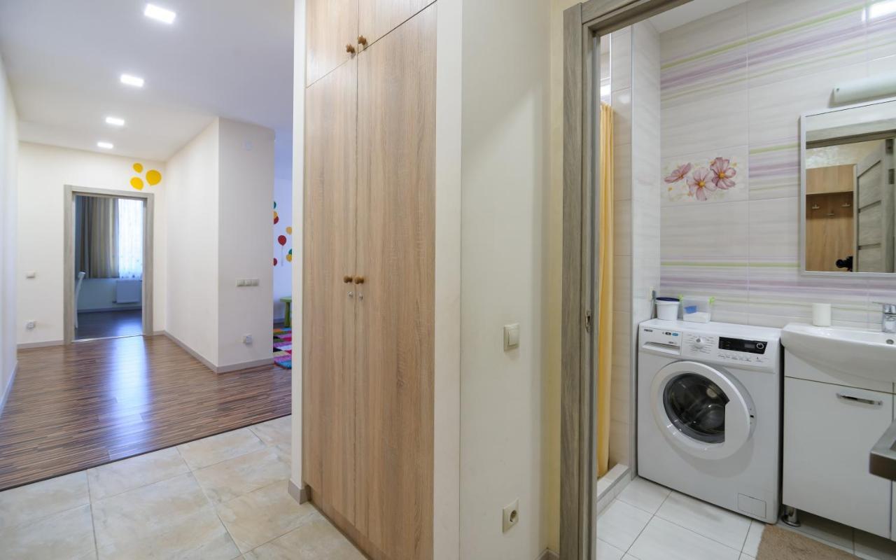 Colored Balloons - 3 Bedrooms, 3 Bathrooms, Equipped Large Apartments Lviv Exterior foto